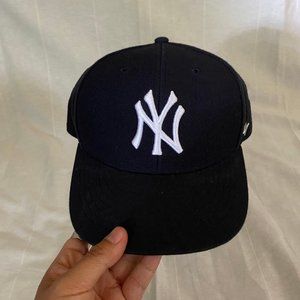 Yankees Velcro Adjustable Cap in Navy